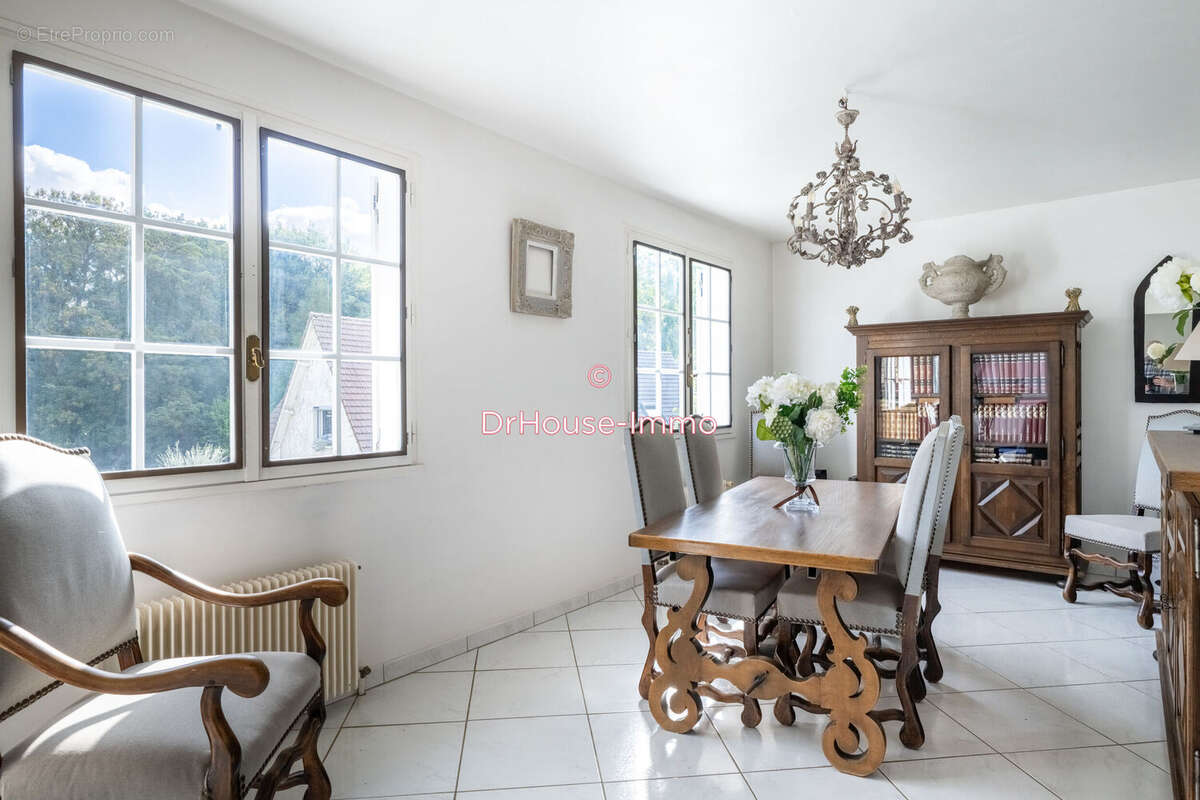 Maison à AUFFREVILLE-BRASSEUIL