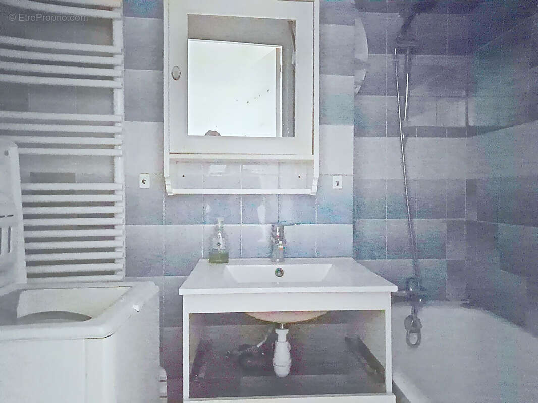 Appartement à PARIS-1E