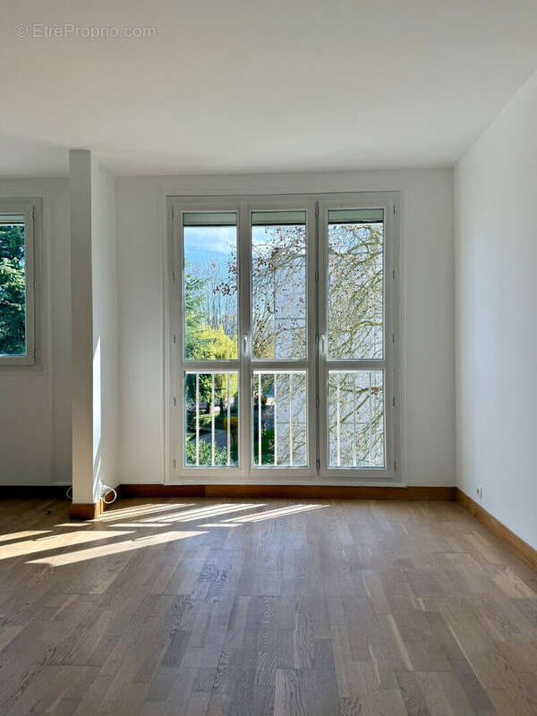Appartement à CHILLY-MAZARIN