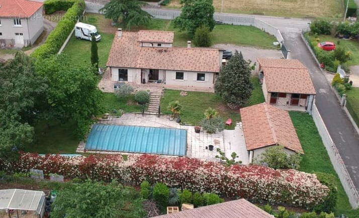Maclas - Rare - Villa d'architecte haut de gamme, piscine de 70m2, 150m2 de dépendances, terrain constructible - photo 2