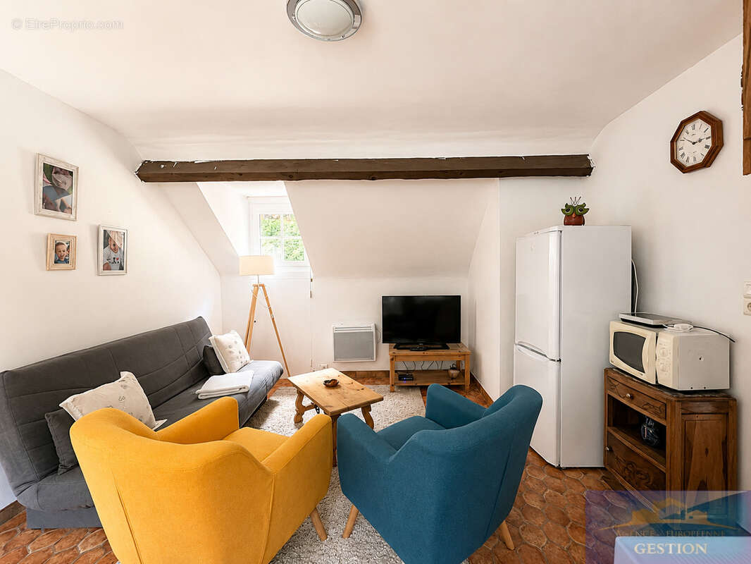 Maison individuelle avec appartement T3 indépendant et deux garages   Saligos ! - photo 10