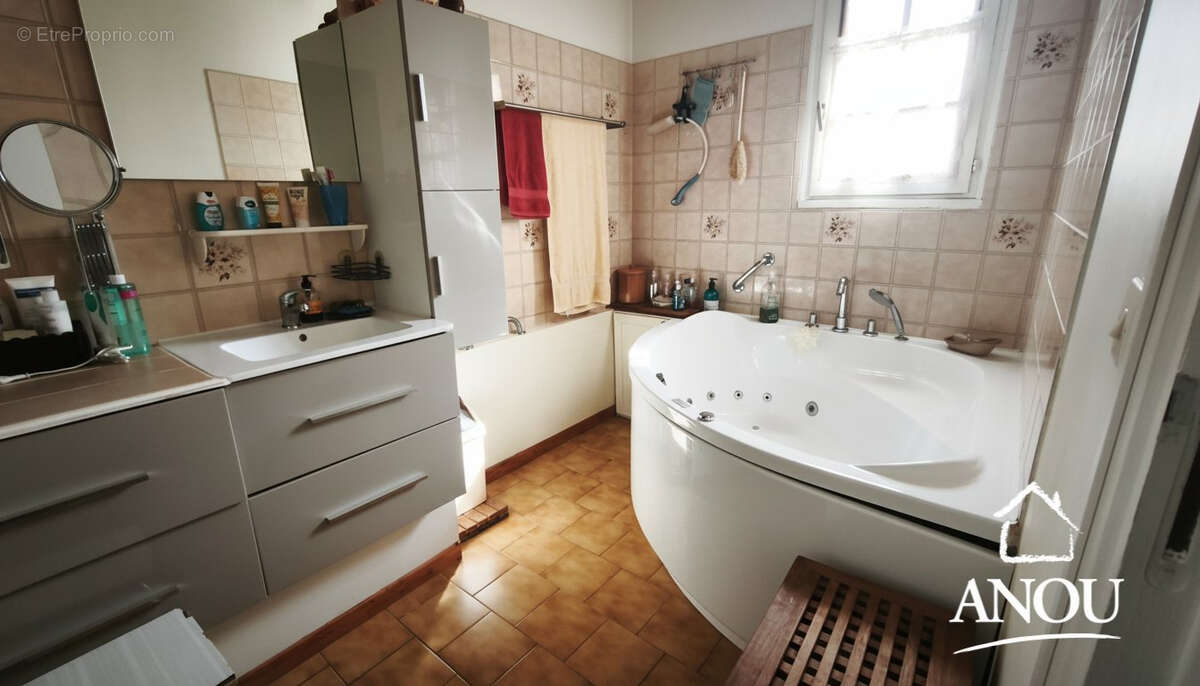 Maison à LA BAZOCHE-GOUET