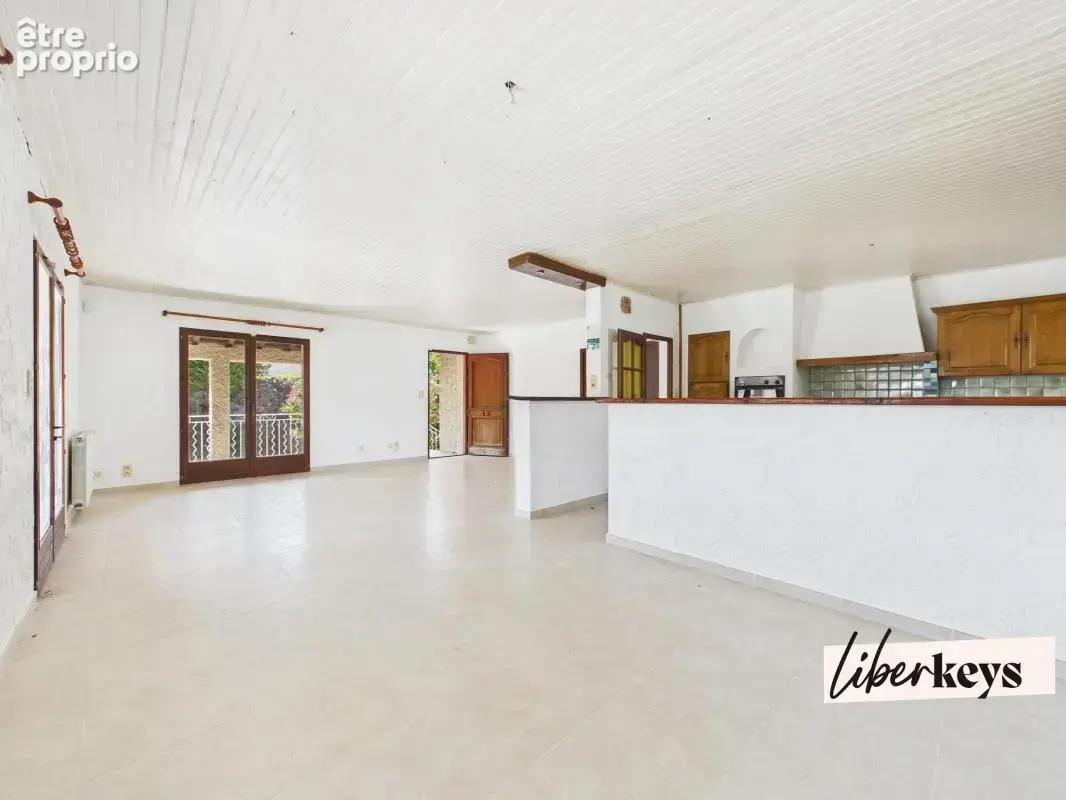  Maison familiale T5 plain-pied, piscine et garage - photo 2