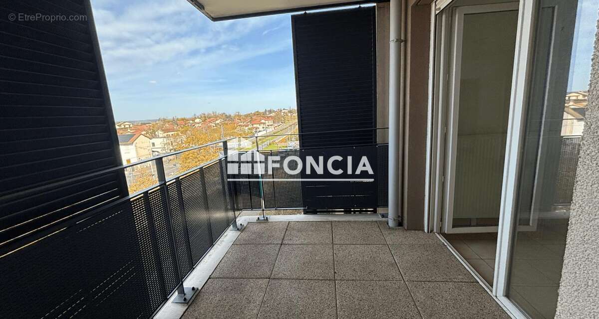 Appartement à DECINES-CHARPIEU