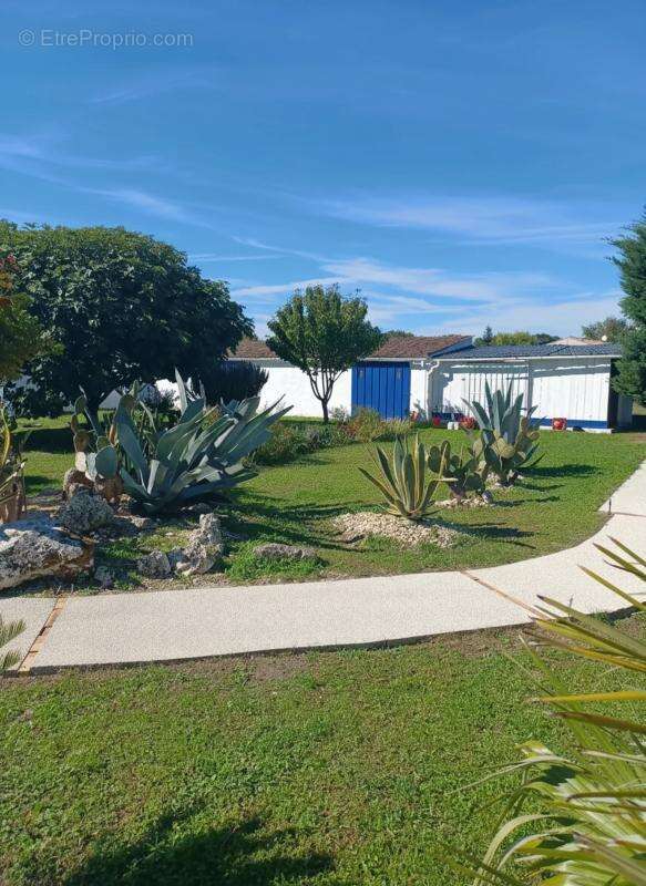 Maison à SAINT-JUST-LUZAC