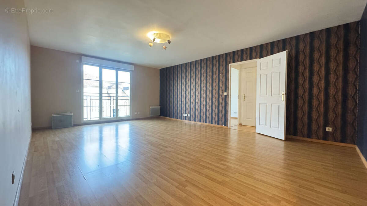 Appartement à CORBEIL-ESSONNES