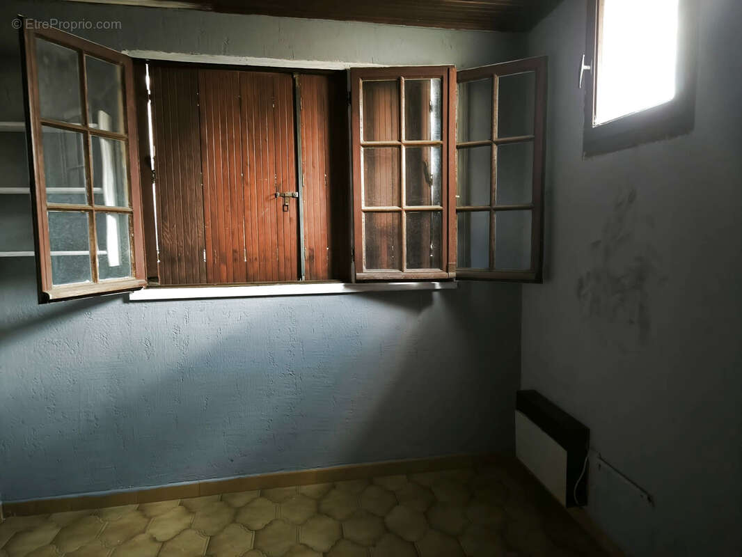 Maison à SAINT-LAURENT-DE-LA-SALANQUE