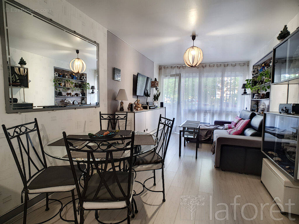 Appartement à SAINT-MICHEL-SUR-ORGE