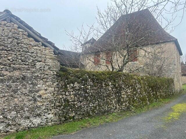Maison à LA CHAPELLE-AUX-SAINTS