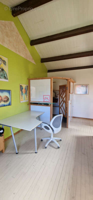 Maison à LAVAL-ROQUECEZIERE