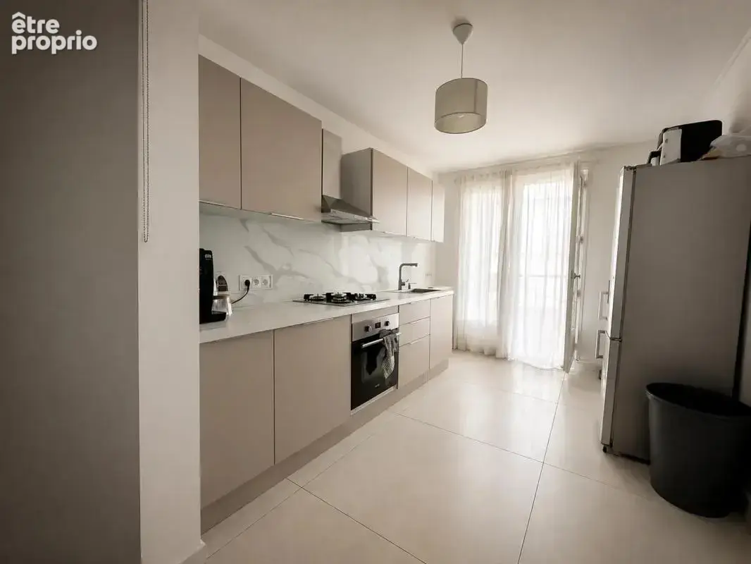 Appartement de 3 pièces de 84 m² à Saint-Étienne - photo 2