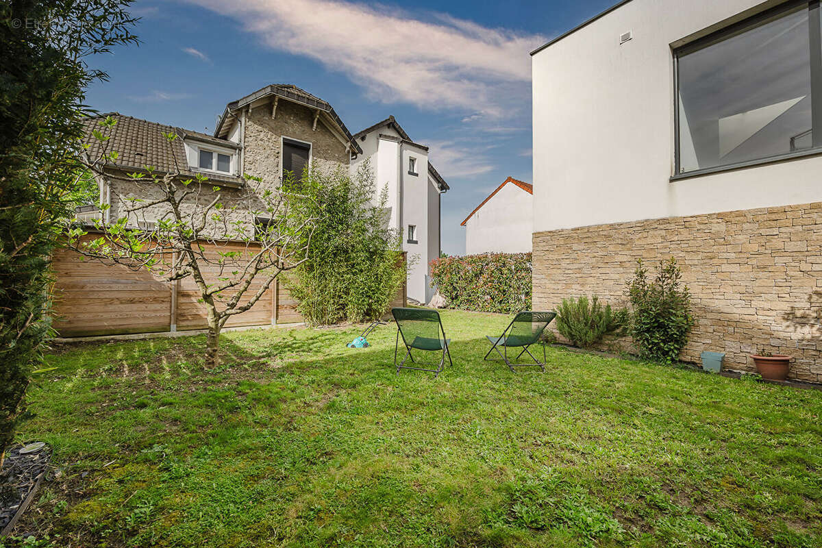Maison à BRY-SUR-MARNE