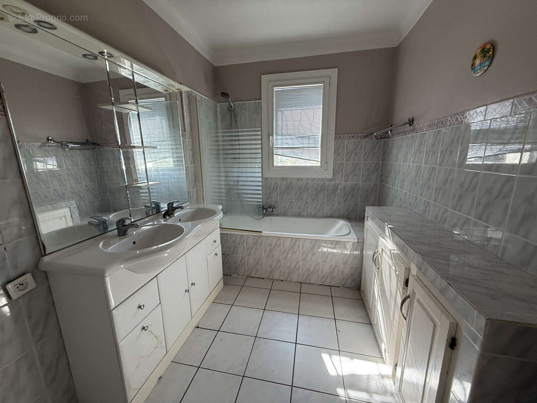 Maison à SAINT-ANDRE-DE-SANGONIS