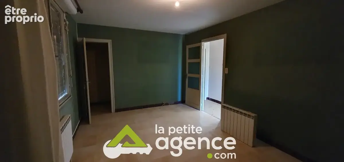 Maison 88 m2 à rénover avec beau terrain - photo 7