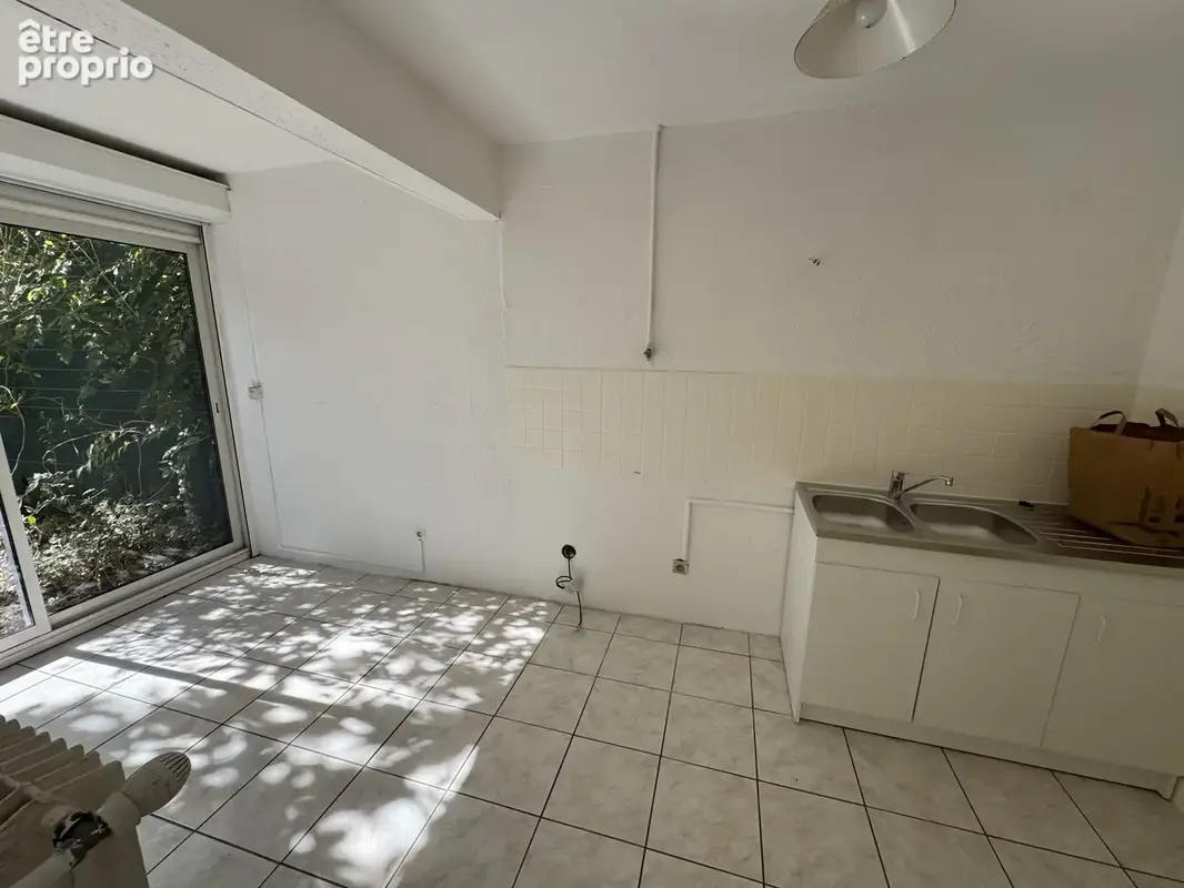 AIX EN PROVENCE, proche centre-ville, appartement 2 pièces de 60 m2, ascenseur, parking - photo 9