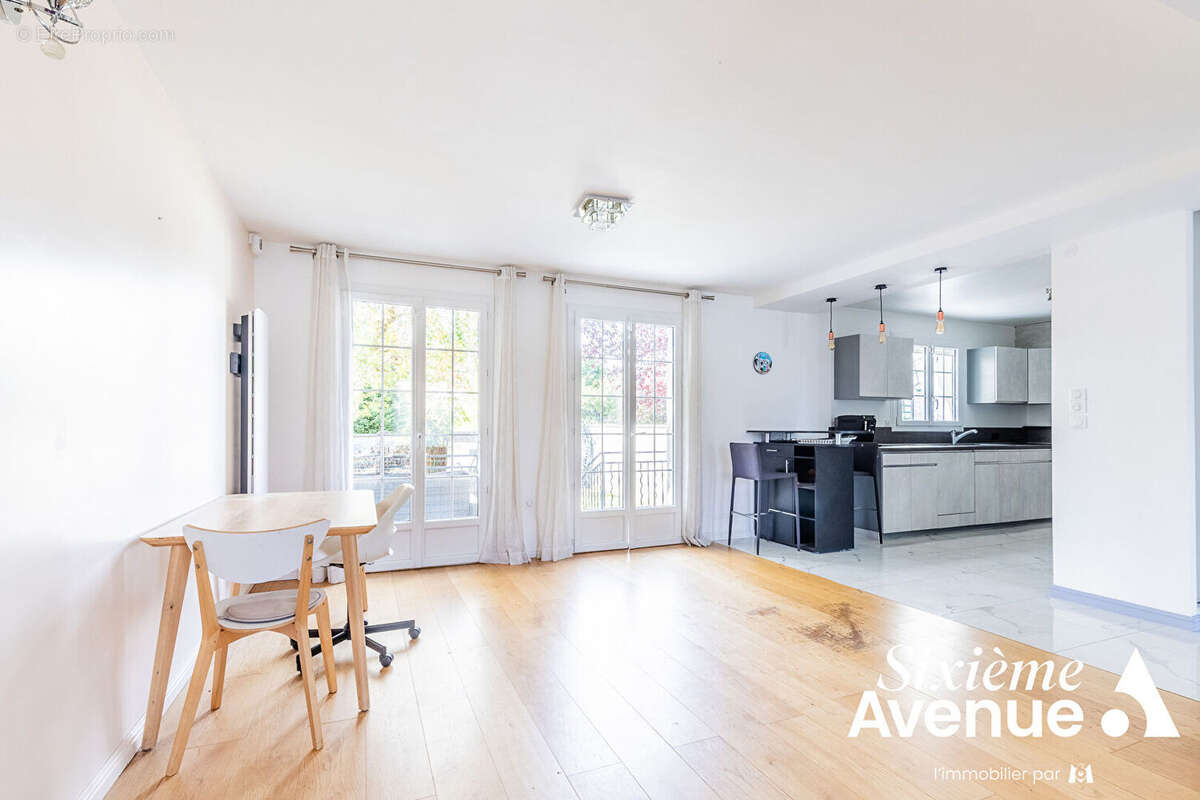 Maison à SAVIGNY-SUR-ORGE