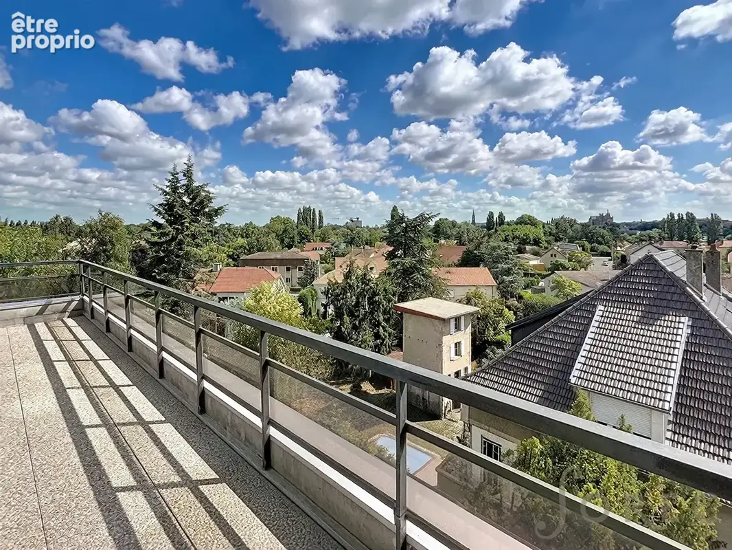 Longeville-lès-Metz, Grand F2 au dernier étage ascenseur, terrasse, stationnement - photo 4