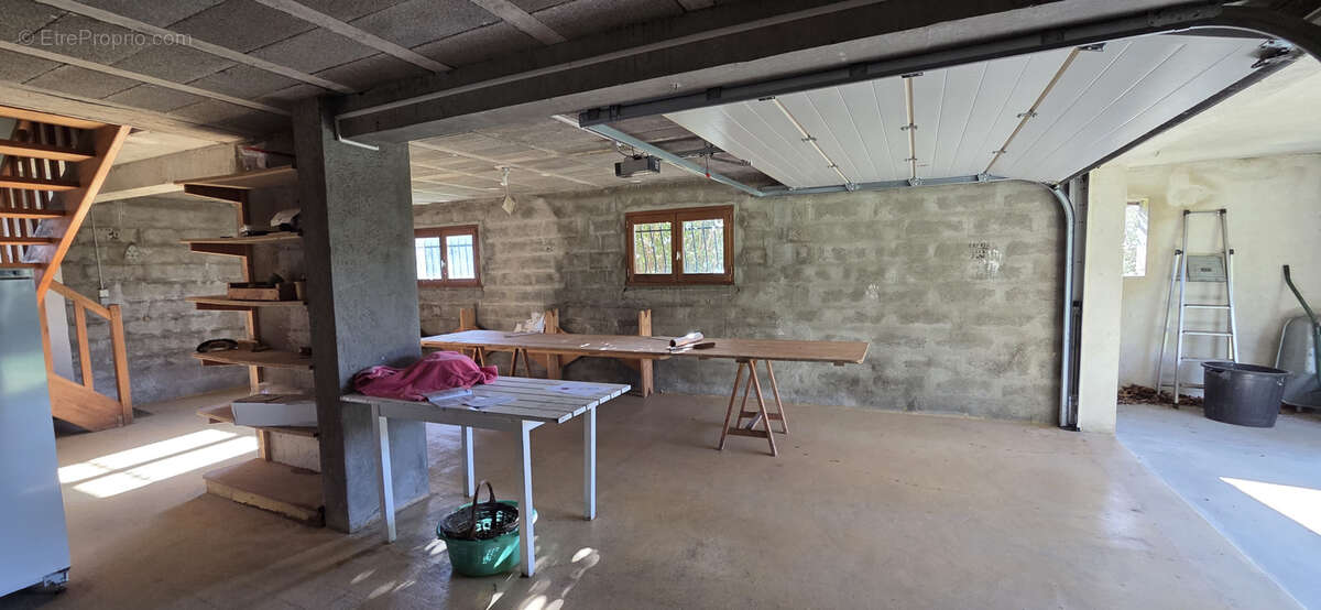 Maison familiale avec 6 chambres et grand terrain - photo 3