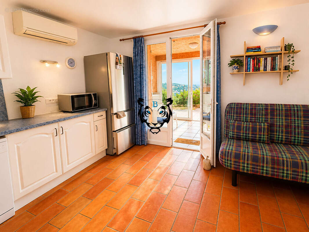 Maison à LES ISSAMBRES
