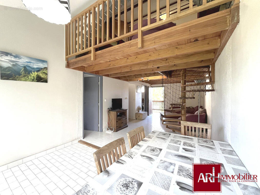 Appartement 80 m² à Saint-Paul  - photo 4