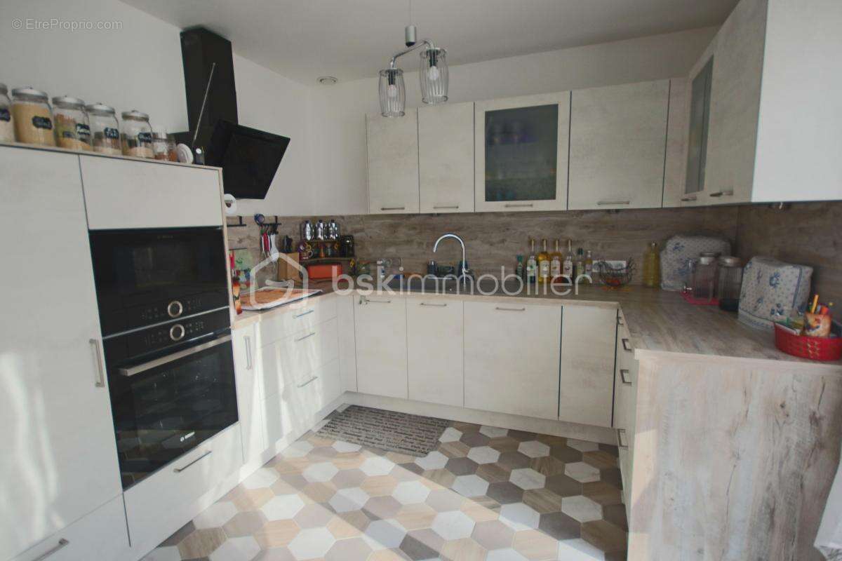 Appartement à COMBS-LA-VILLE