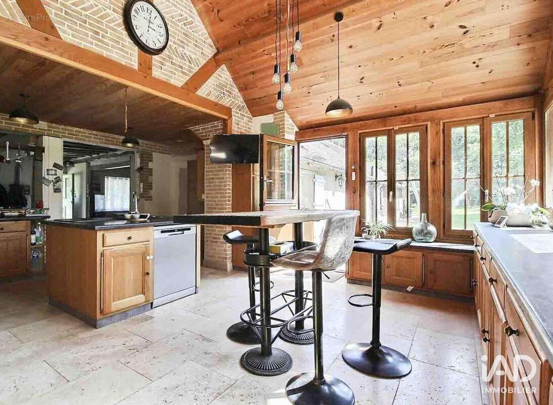 Maison 163 m² à Lorris  - photo 6