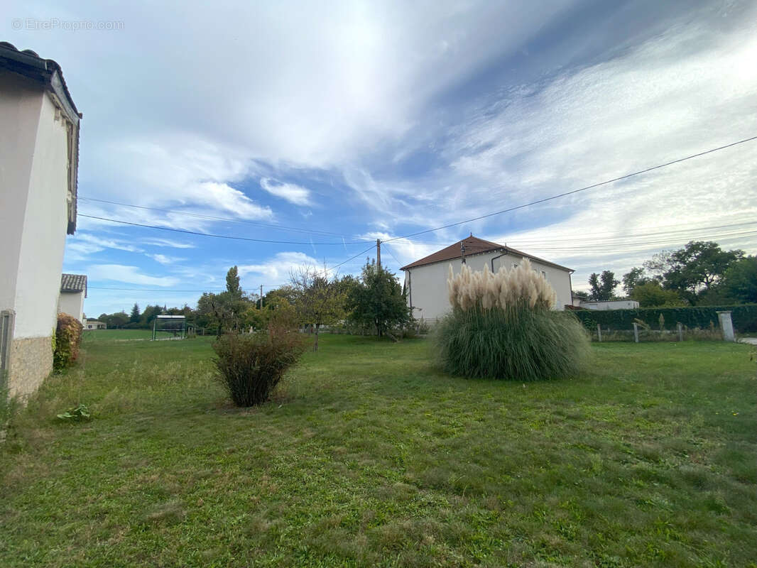 Terrain à FEILLENS