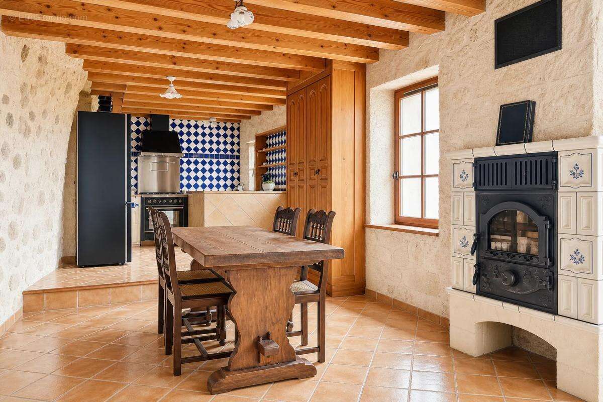 Maison de 7 pièces de 168 m² à Châteauvieux - photo 2