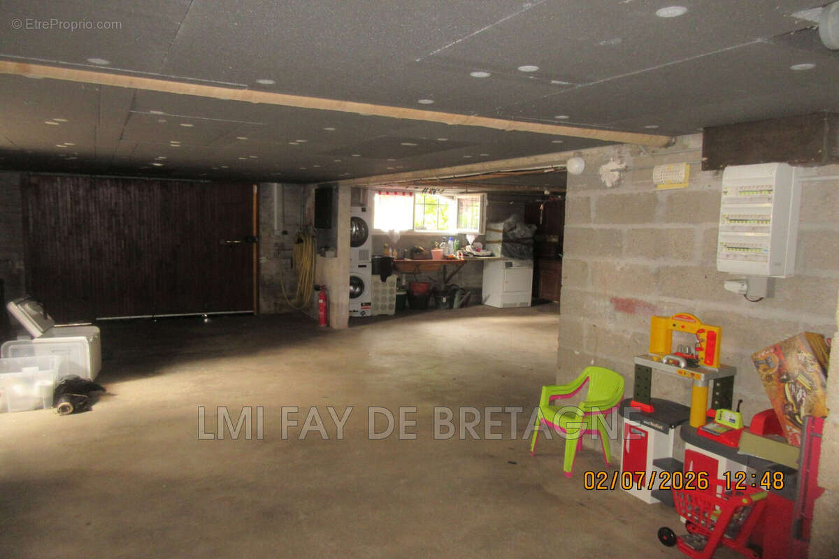 Maison 202 m² à Saint-Nicolas-De-Redon  - photo 9