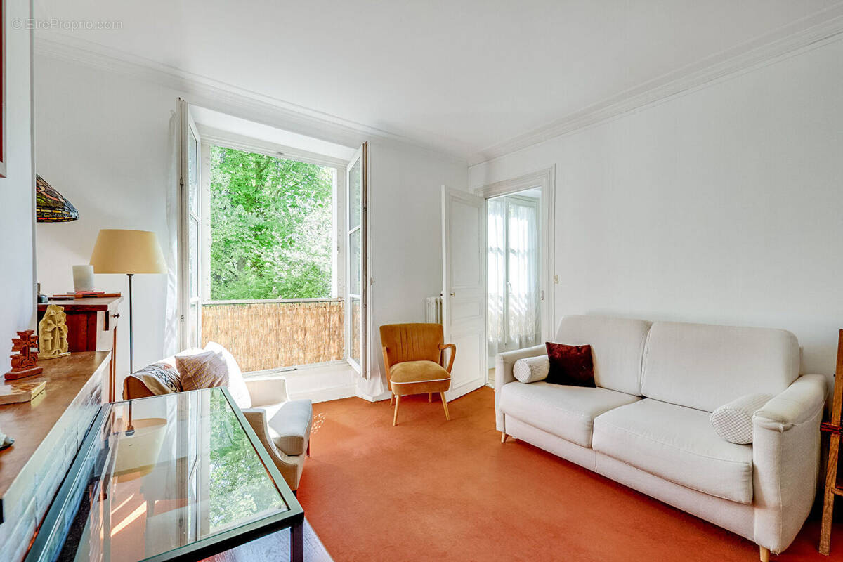 Appartement à PARIS-14E