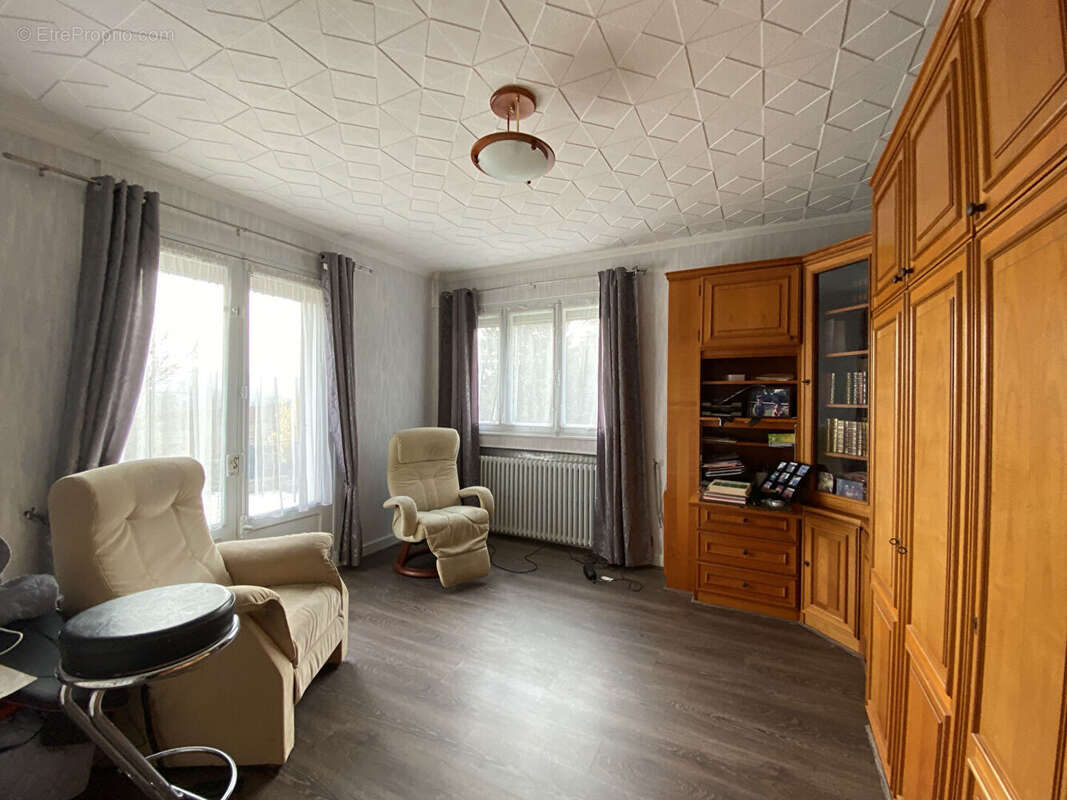 Maison à SAINT-JULIEN-DU-SAULT