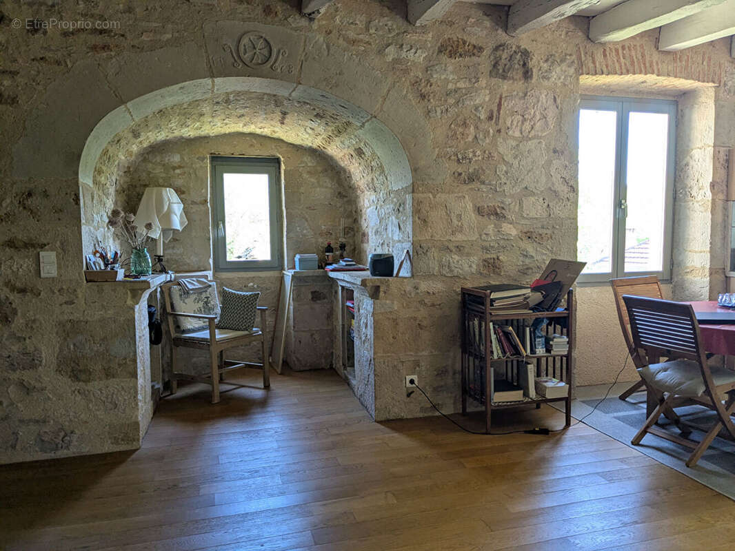 Maison en pierre avec dépendance - photo 5