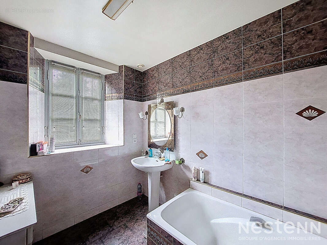 A Vendre Bâtisse en pierre de 310 m² avec dépendances sur une propriété de plus de 1,8 ha - photo 13