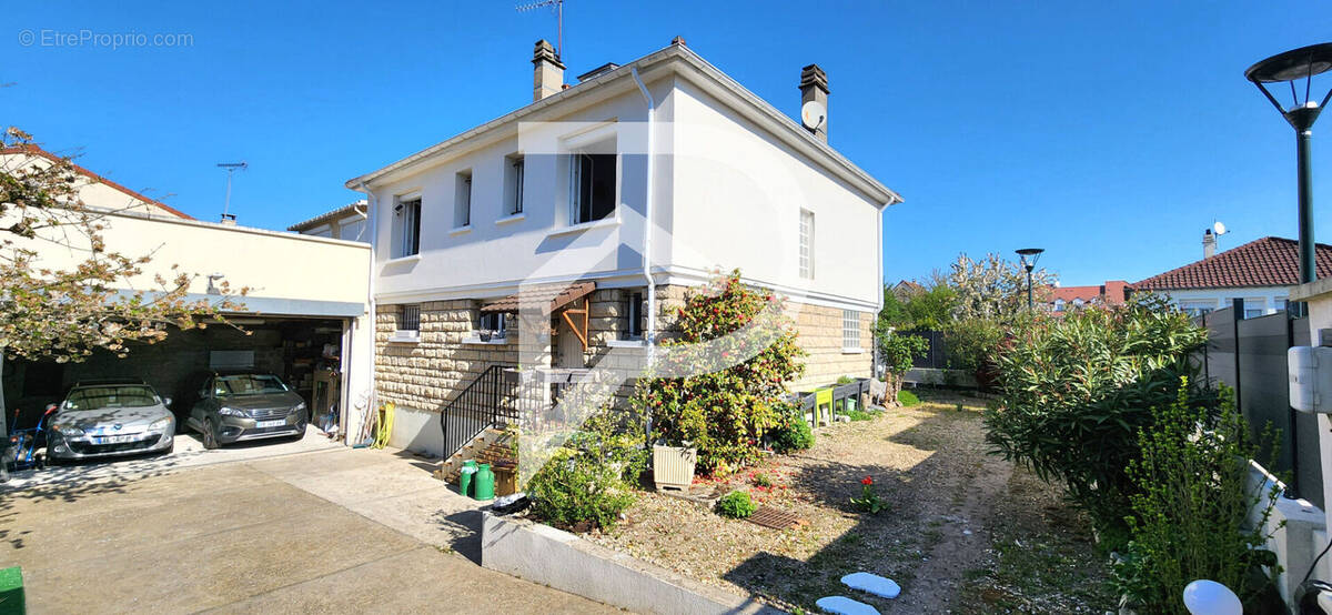 Maison à SAINT-GRATIEN