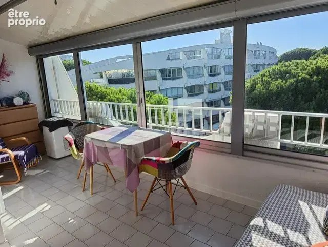 Appartement avec coin nuit residence avec piscine et parking - photo 9