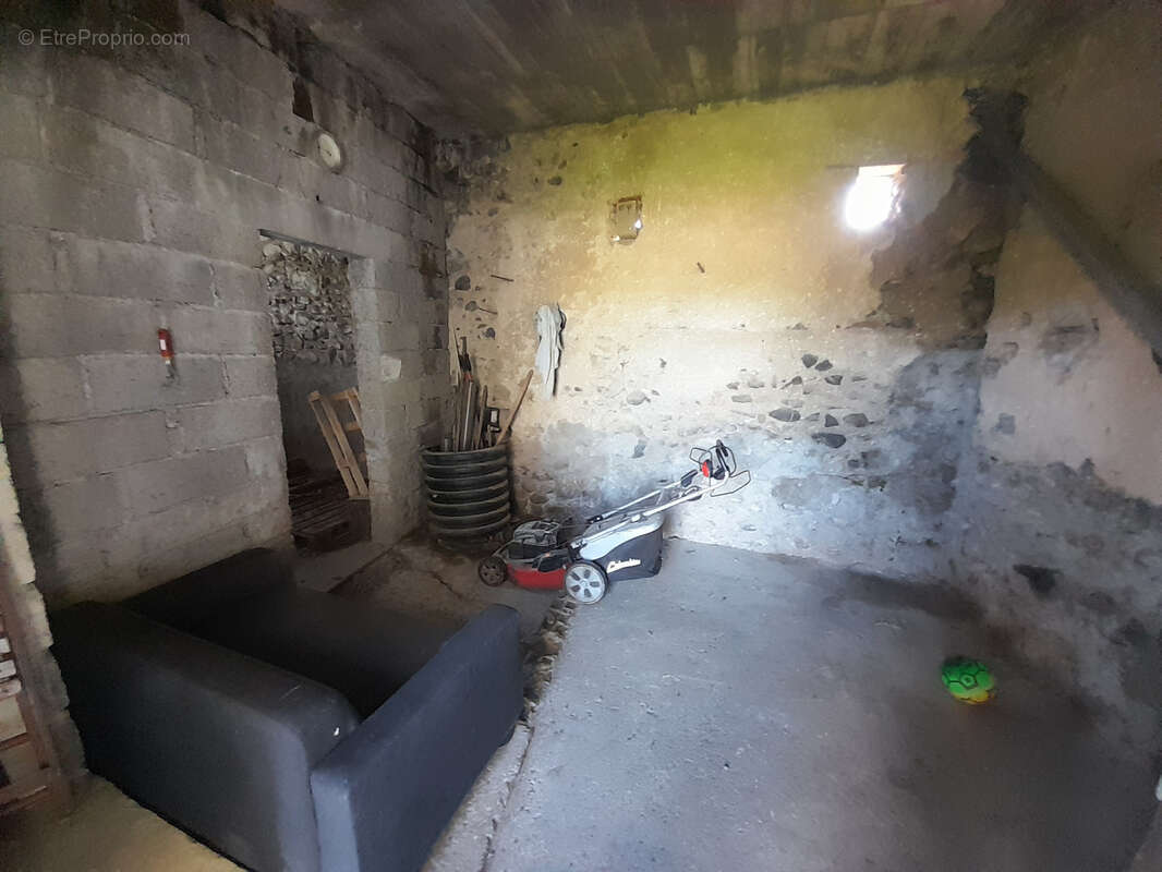 Maison à POUEYFERRE