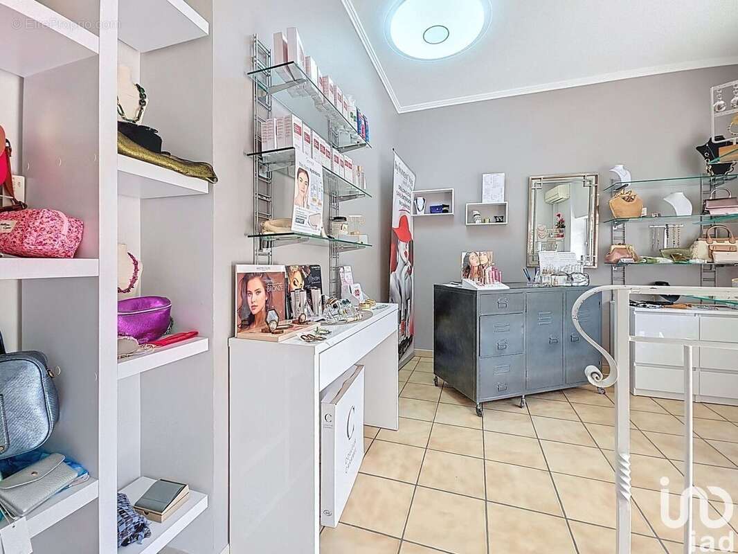 Photo 5 - Commerce à AUBORD