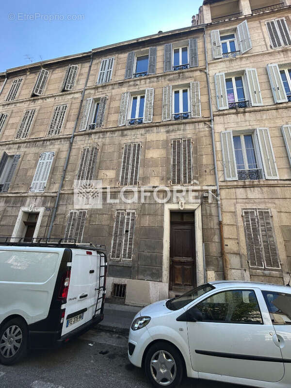 Appartement à MARSEILLE-4E