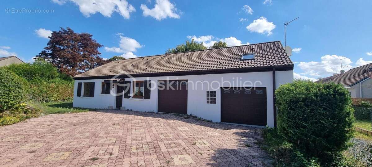 Maison à LIVRY-LOUVERCY