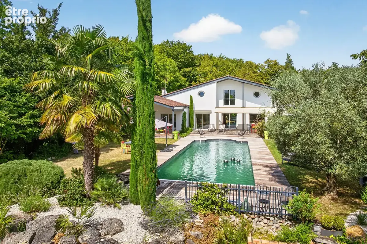 Élégance contemporaine au coeur d'un écrin de verdure maison périgueux 7 pièce(s) 250 m2 - photo 2