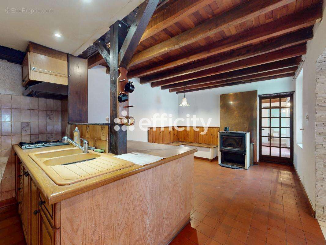 Maison à EPINEUIL-LE-FLEURIEL