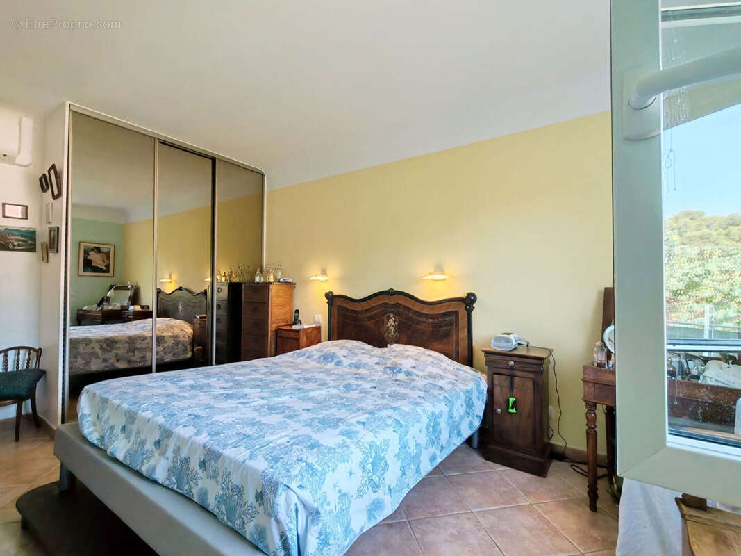 Maison Le Pradet 6 pièce(s) 126.48 m2 - LE PRADET Entre Centre-ville et les plages - photo 5