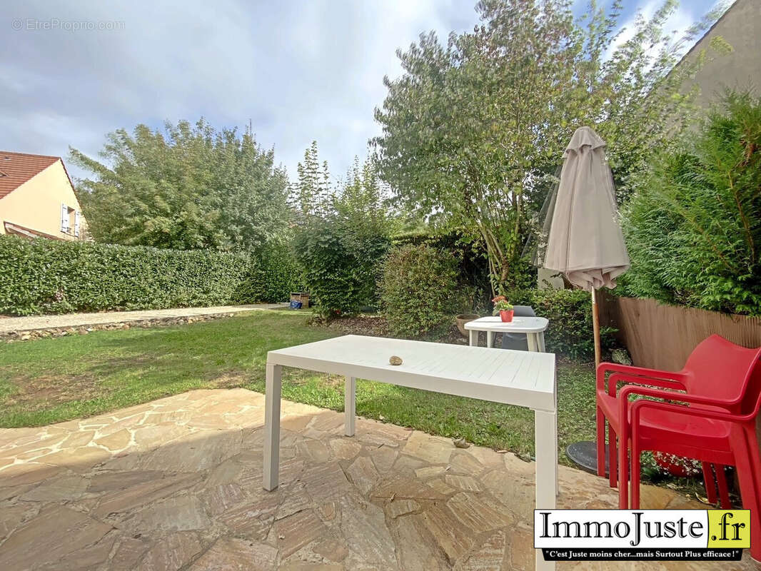 Maison à LES ESSARTS-LE-ROI