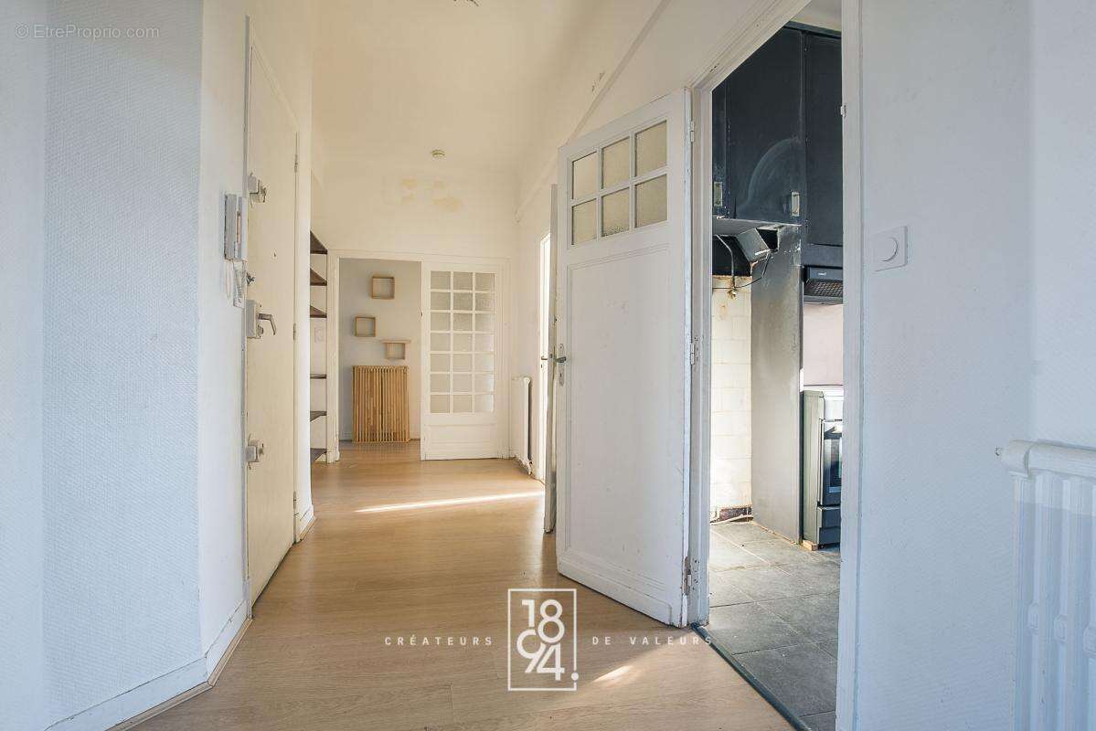 Appartement à MARSEILLE-5E
