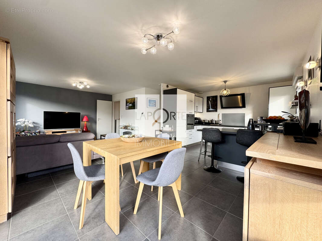 Appartement à BRISON-SAINT-INNOCENT