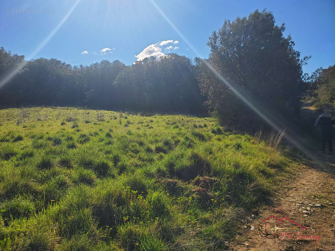 Terrain à ROUSSON