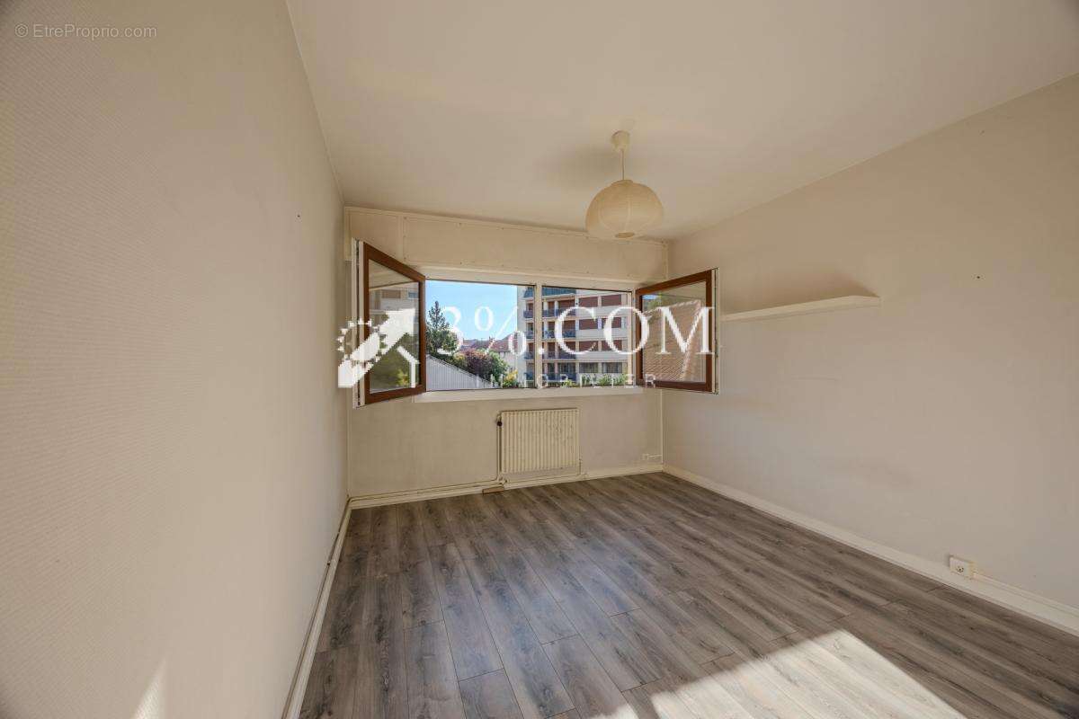 Appartement 4 pièces 89 m2   À deux pas de Nancy Thermal - photo 4