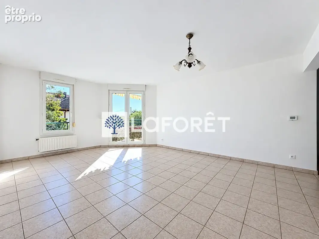 Appartement Miribel 3 pièces avec balcon, garage et cave - photo 1