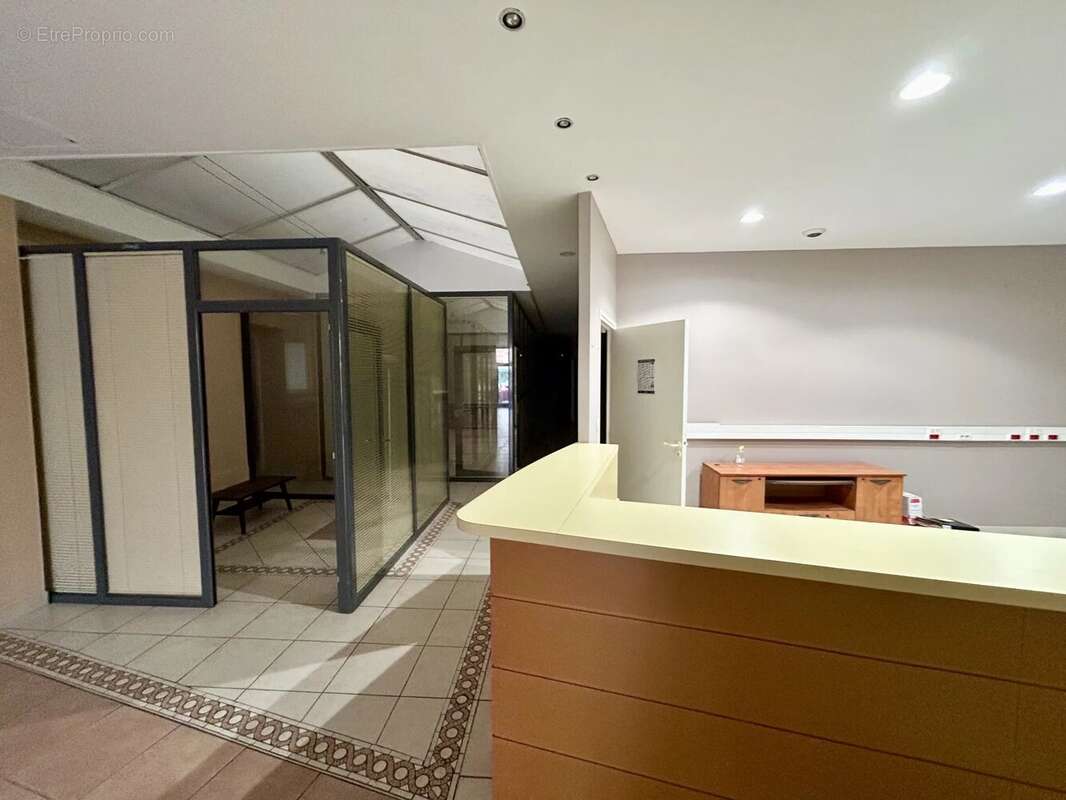 Cambrai, ensemble de bureaux - photo 8