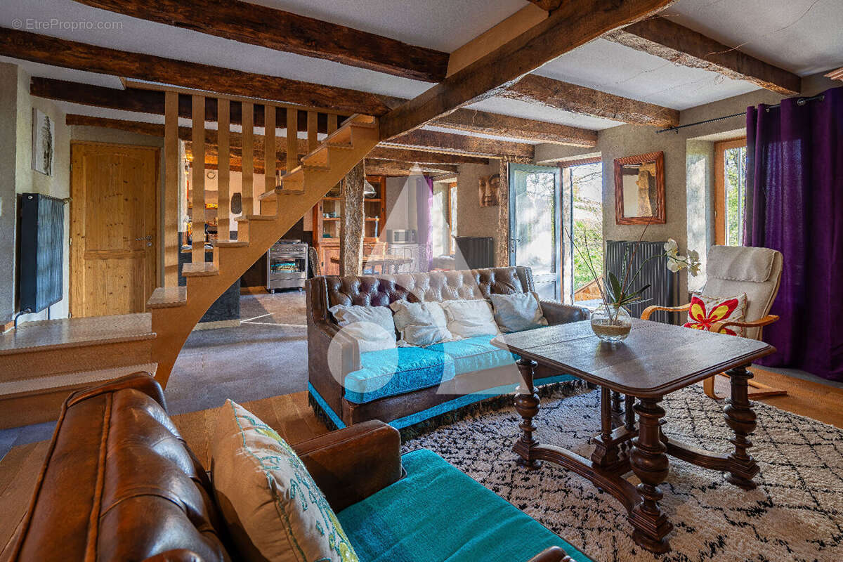 Maison à ANGLARS-SAINT-FELIX